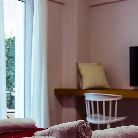 Cozy 1ba In Koukaki's Heart With Garden Apartment