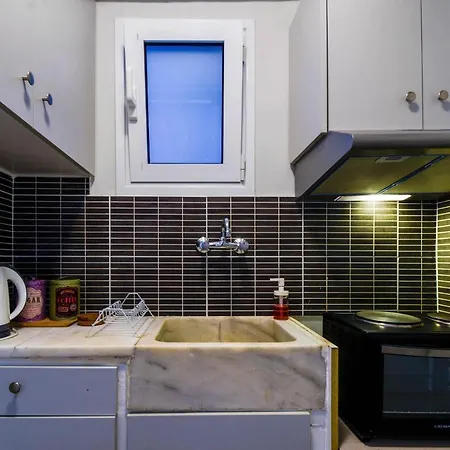 Apartment Cozy 1ba In Koukaki's Heart With Garden *