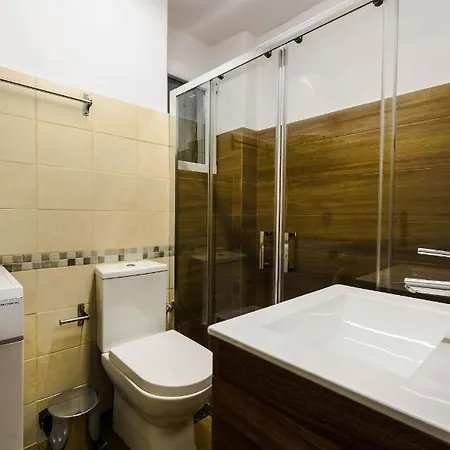 Cozy 1ba In Koukaki's Heart With Garden *