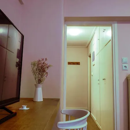 Cozy 1ba In Koukaki's Heart With Garden *